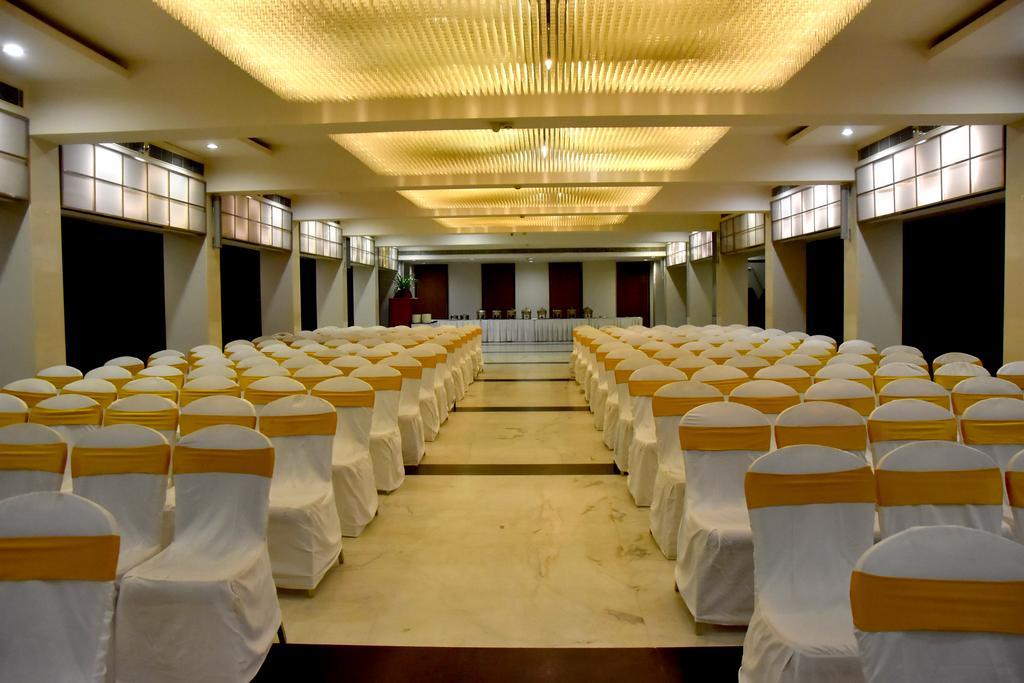 Hotel Minerva Grand Tirupati Exterior photo
